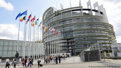 Ευρωπαϊκό Κοινοβούλιο: Εγκρίθηκε με 442 ψήφους ο νέος νόμος για το κλίμα