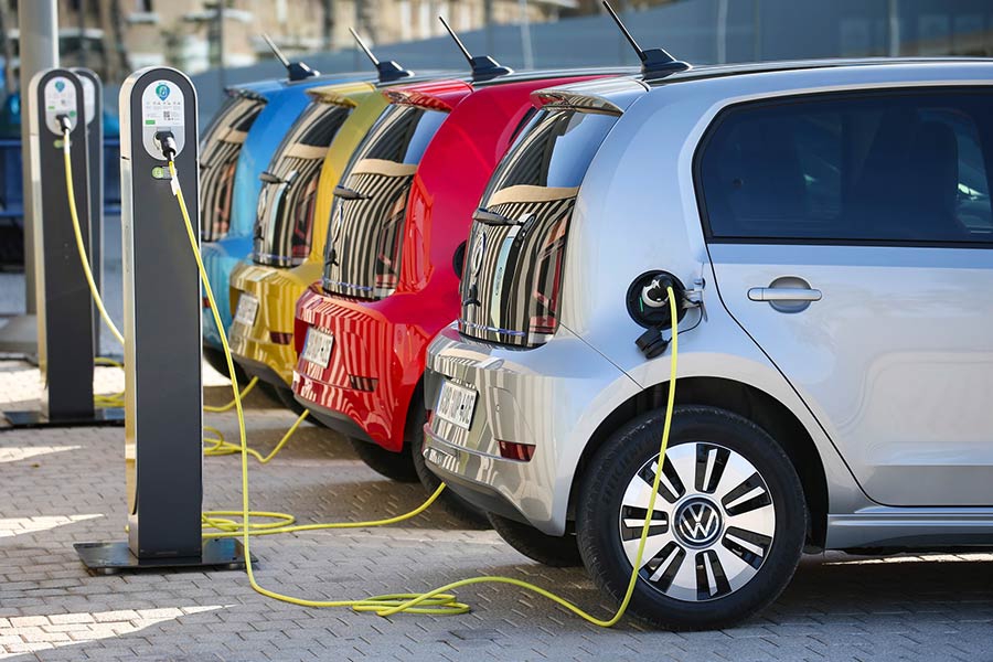 Το 12% των νέων αυτοκινήτων της ΕΕ ήταν ηλεκτρικά τον Απρίλιο