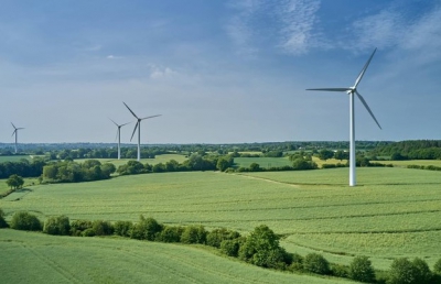 Bloomberg: TotalEnergies, RWE και Orsted θα μετάσχουν σε δημοπρασία αιολικής ενέργειας στη Γερμανία