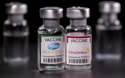 Νέα μελέτη για την αποτελεσματικότητα των εμβολίων Pfizer και AstraZeneca