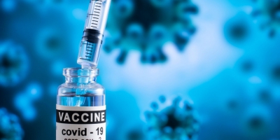 Κορωνοϊός: Άλλαξε όνομα το εμβόλιο της AstraZeneca