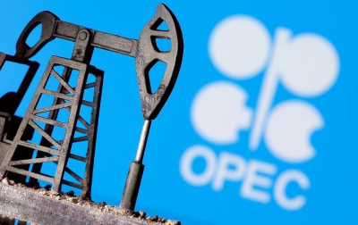 Bloomberg: Τη μείωση παραγωγής κατά 100.000 bpd αποφάσισε ο OPEC - Στα 95 δολ/βαρέλι το brent