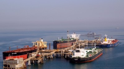 Πτώση πάνω από 2% για το πετρέλαιο καθώς το Ιράν επιτρέπει σε ιρακινά δεξαμενόπλοια να περάσουν από το Ορμούζ