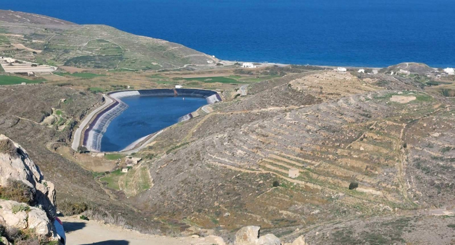 Σε αναβρασμό η Νάξος εξαιτίας της ξηρασίας  - Οι λύσεις που υπόσχονται ΑΠΕ και αντλησιοταμίευση