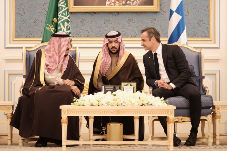 Με Saudi Greek Interconnection, υδρογόνο και East to Med στο επίκεντρο ο Πρωθυπουργός στην Σαουδική Αραβία - Ποιοί υπουργοί τον ακολουθούν