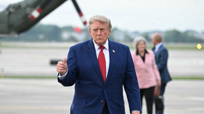 Trump: Απειλεί το Ομάν με βομβαρδισμό αν εμποδίσει τον αποκλεισμό του Ιράν