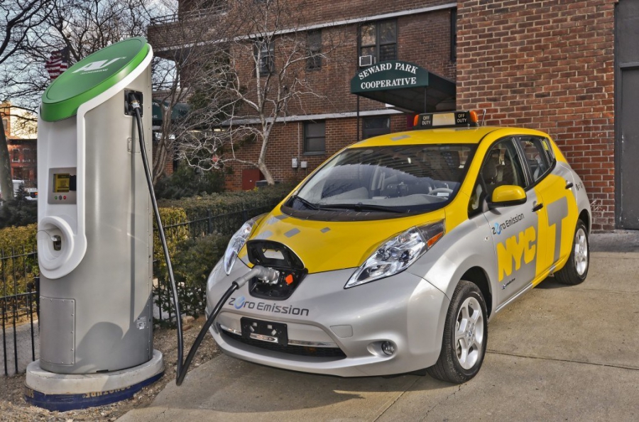 Ηλεκτρικά ταξί: Φεβρουάριο η πλατφόρμα για επιδότηση έως 22.500 ευρώ