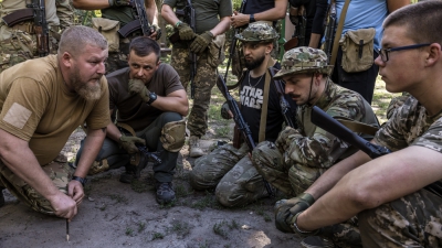 Τέλος χρόνου για την Ουκρανία - Αποσύρεται από ανατολικές περιοχές ο στρατός