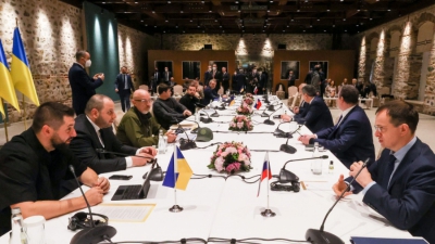 Ολοκληρώθηκε η πρώτη μέρα συνομιλιών Ρωσίας - Ουκρανίας
